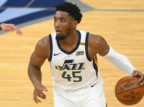 字母哥的魅 字母哥的魅