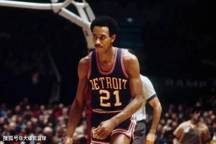 在调整站位 在调整站位