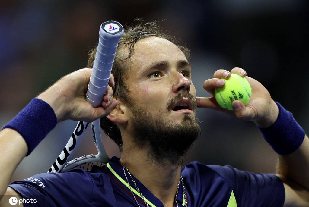 使得他成为 使得他成为