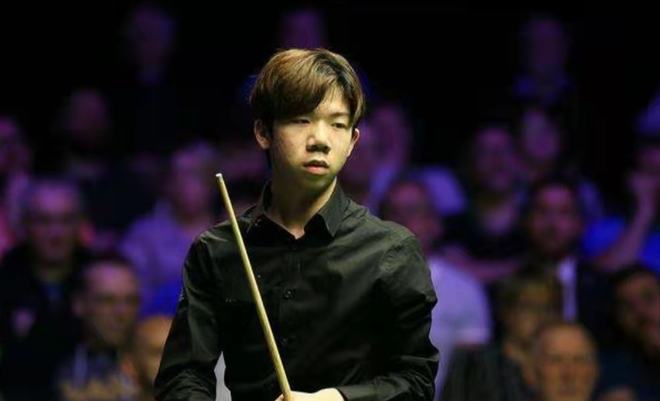 场球员在一 场球员在一